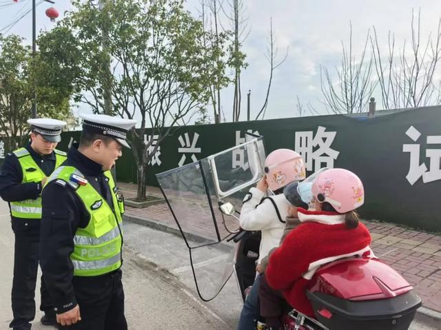 2025年電動車上路要做到“1牌2證3必須”！違者最高扣車處理(圖2)